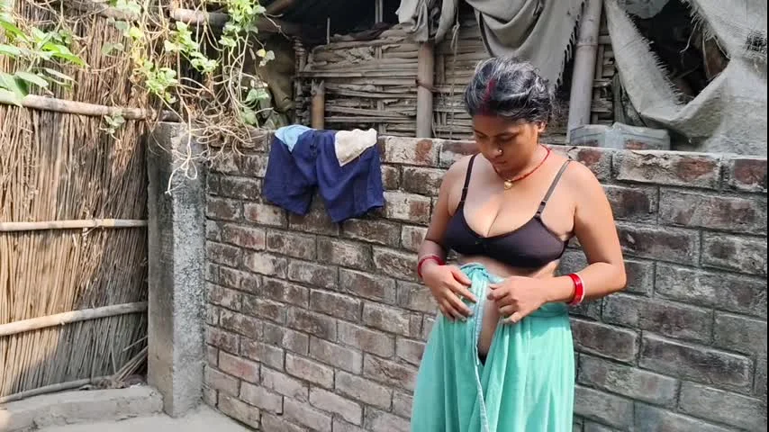 The country woman went to take a bath with her husband and said Chaudo