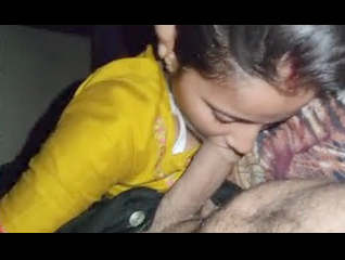 Sexy Wife Giving Blowjob And Showing Cleava