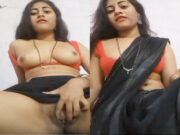 Horny Desi Bhabhi Fingering Her Pussy