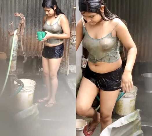 Hottest sexy girl deshi sexy nude bathing mms
