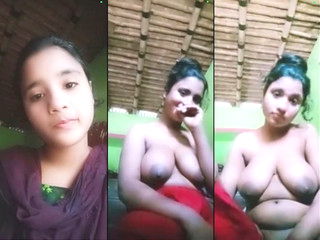 Sexy Desi girl Shows Her Boobs On VC