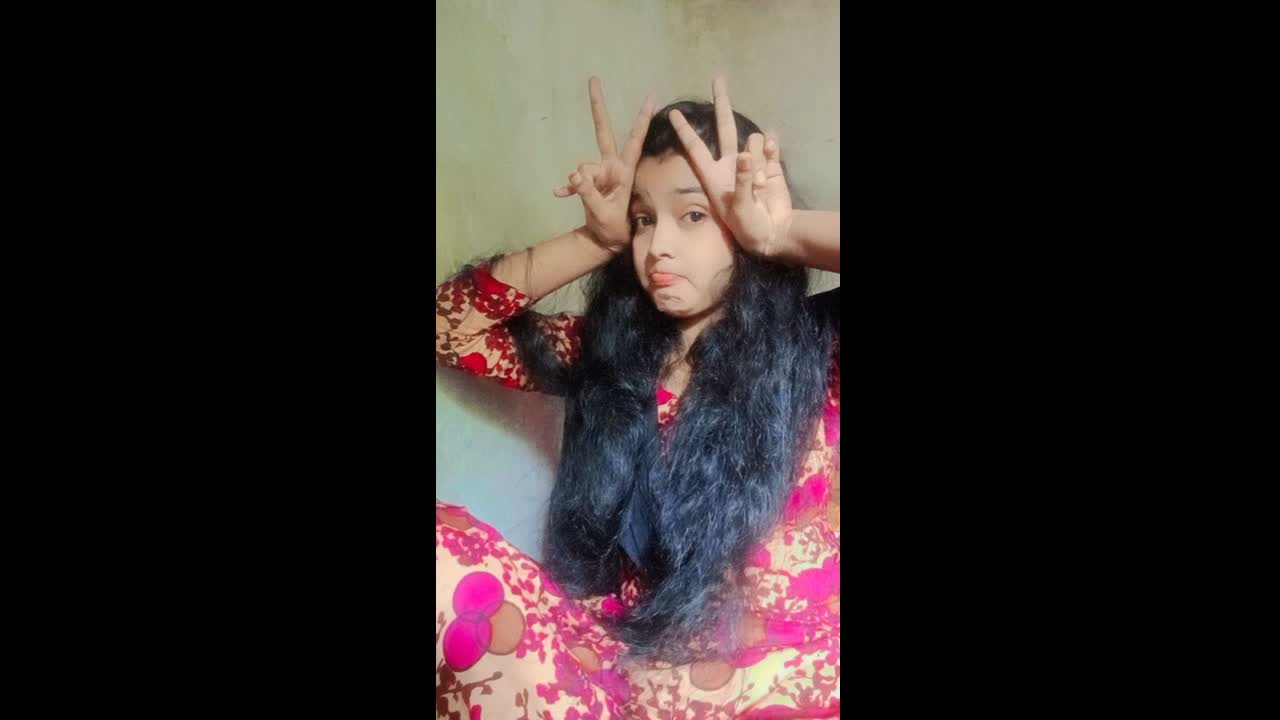 Horny Babe Showing Fingering 18 Clip Update