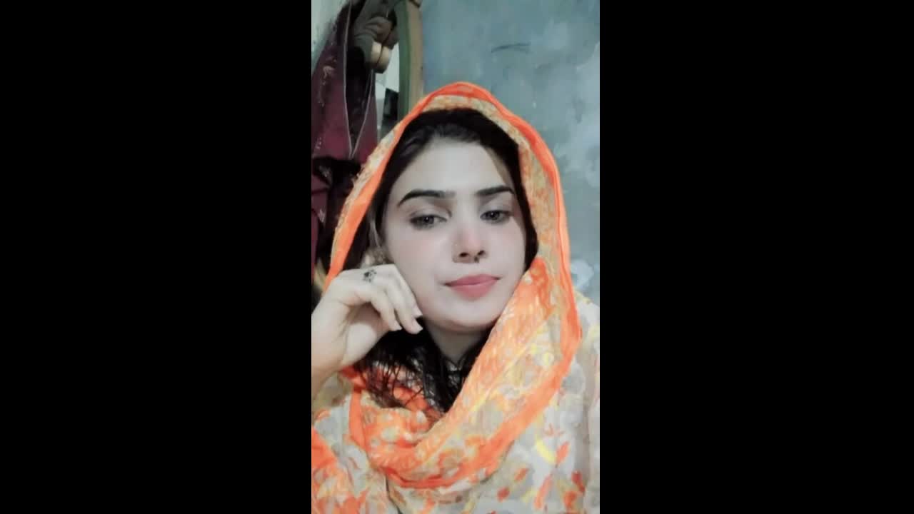 Desi cutie showing full naked