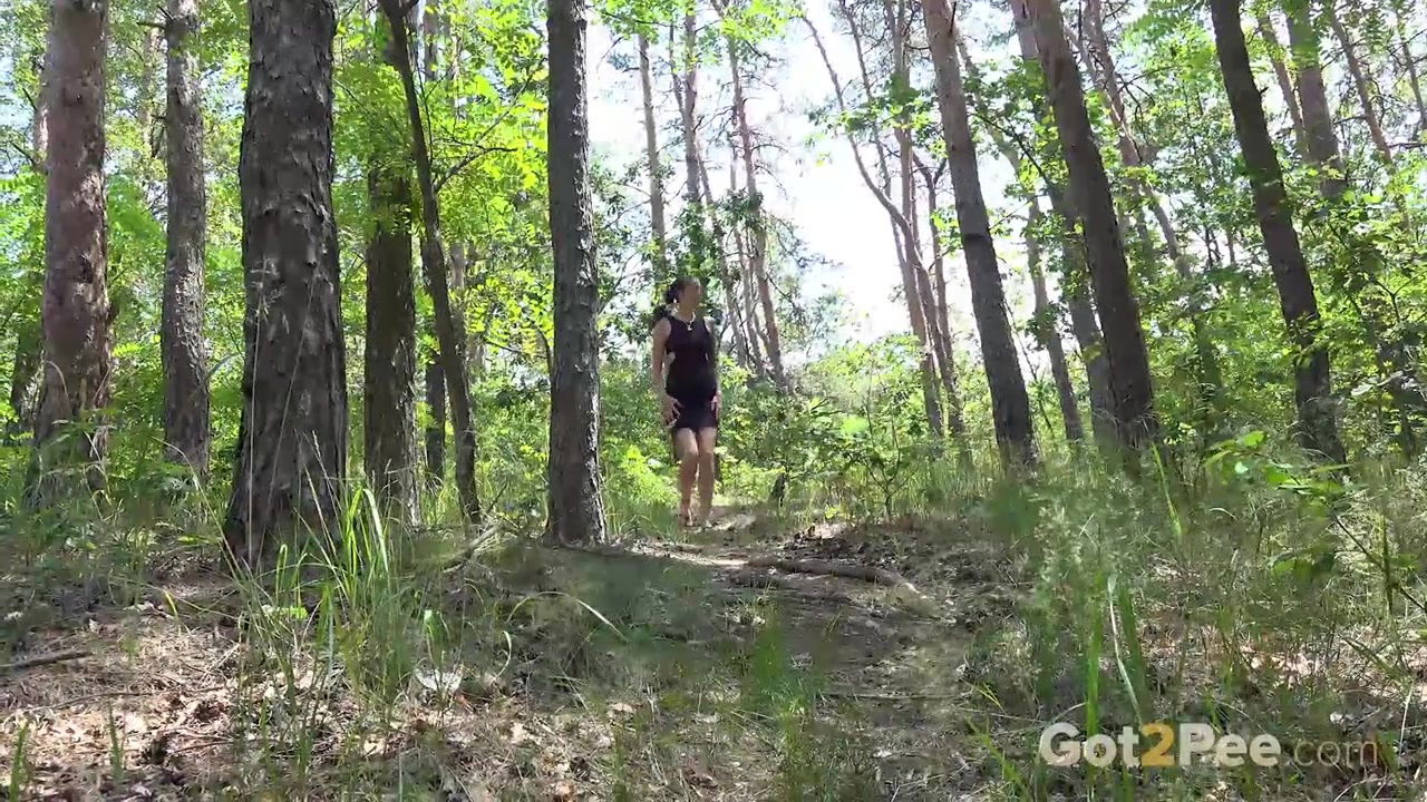 Ali Bordeaux relieves her pee desperation outside